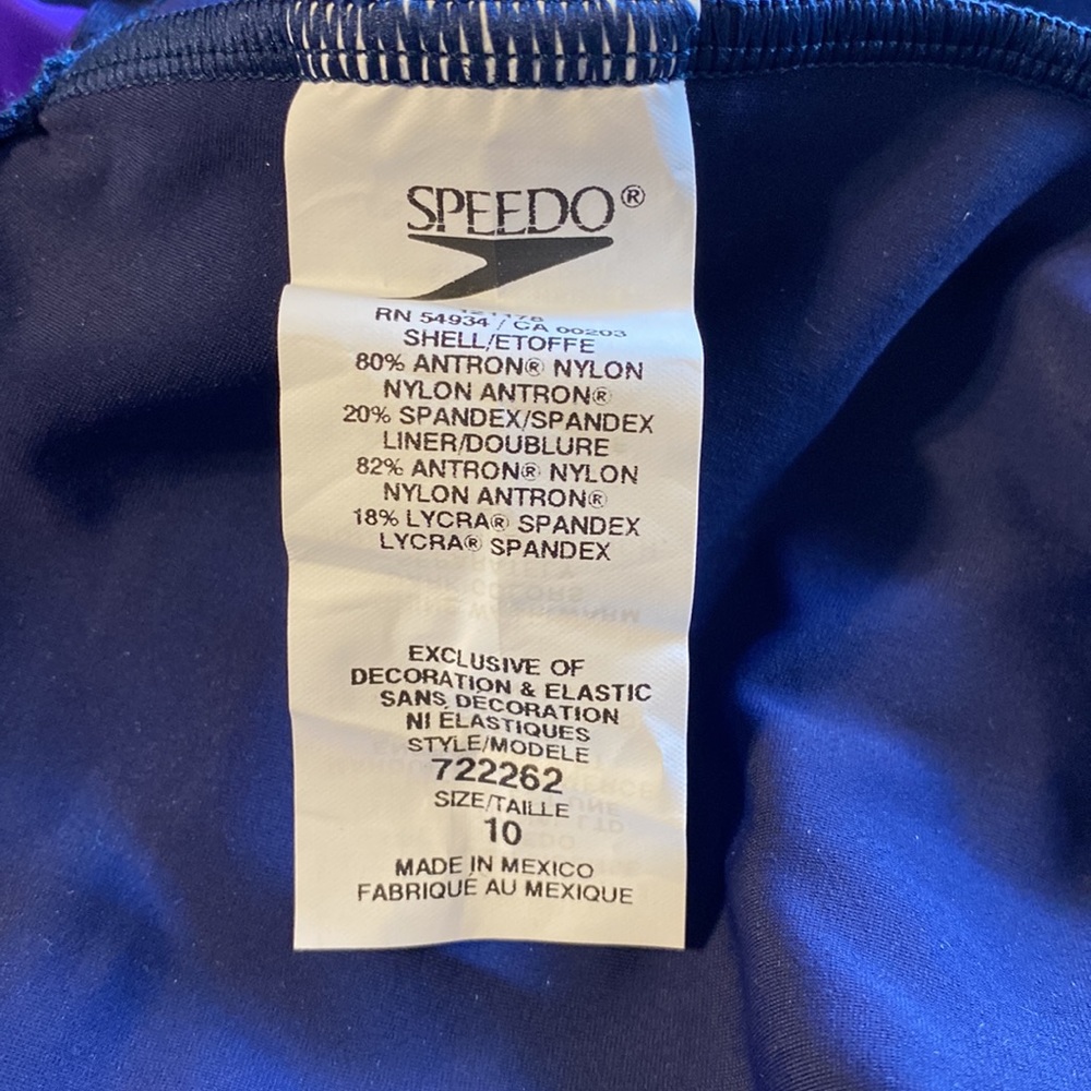 Ladies Speedo Swimsuit - Picture 4 of 6